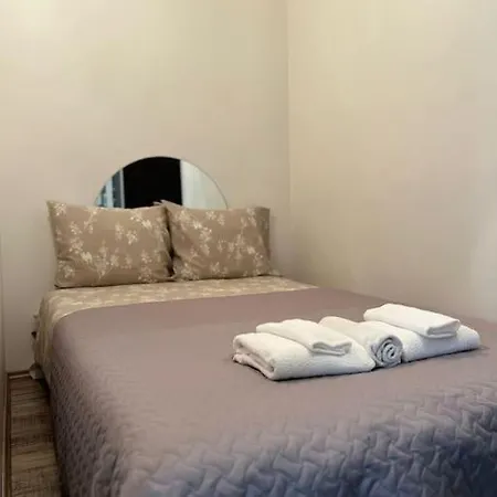 Cozy 1-bdroom In The Centre, Free Parking Apartment *