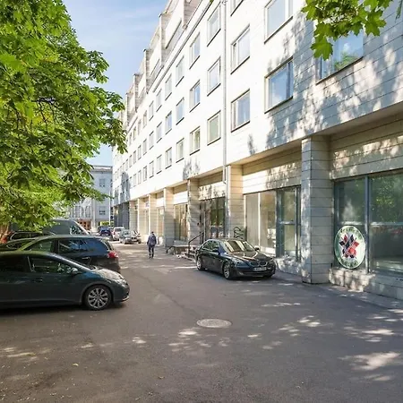 Cozy 1-bdroom In The Centre, Free Parking Apartment *
