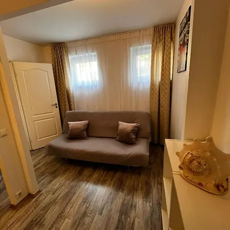 Cozy 1-bdroom In The Centre, Free Parking Apartment *