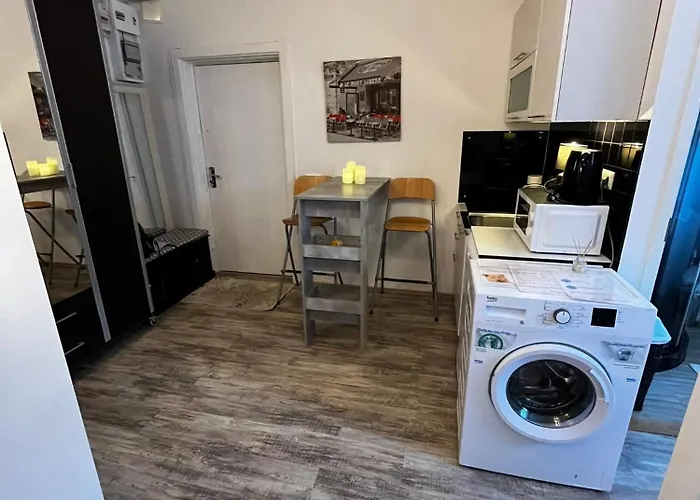 Apartman Cozy 1-bdroom In The Centre, Free Parking