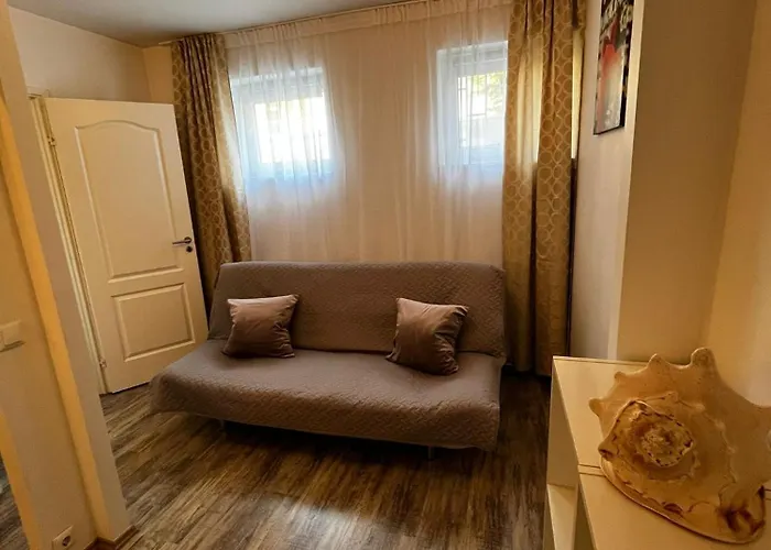 Cozy 1-bdroom In The Centre, Free Parking Apartment *