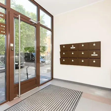Daire Cozy 1-bdroom In The Centre, Free Parking