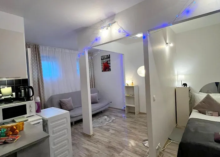 Cozy 1-bdroom In The Centre, Free Parking Appartement