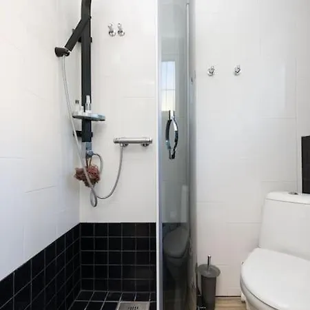 Cozy 1-bdroom In The Centre, Free Parking *